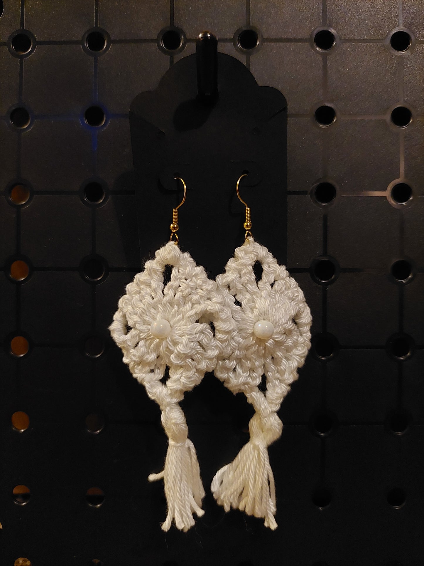 White Vintage Drop Pearl Earrings